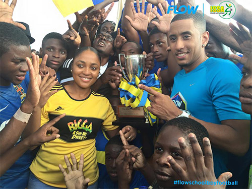 Presentation of the Ben Francis Cup by Stephen Miller Brand Manager of FLOW